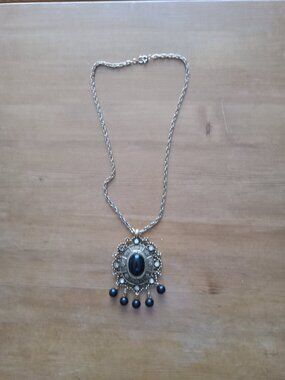 Vintage Celebrity Gems Victorian style statement necklace missing one jewel